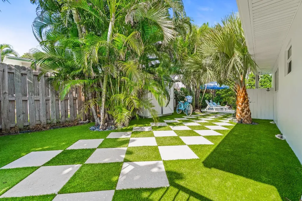 7 Fayette Drive Ocean Ridge FL 33435