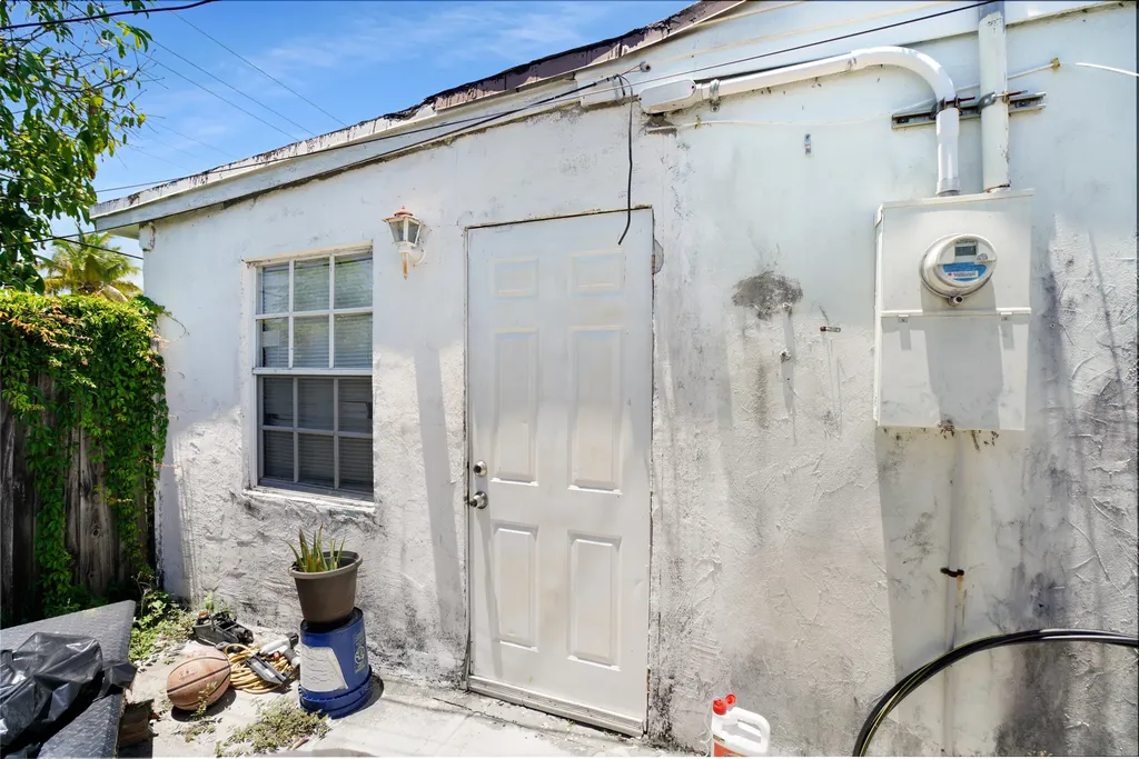 1395 SW 46 Th Avenue Fort Lauderdale FL 33317