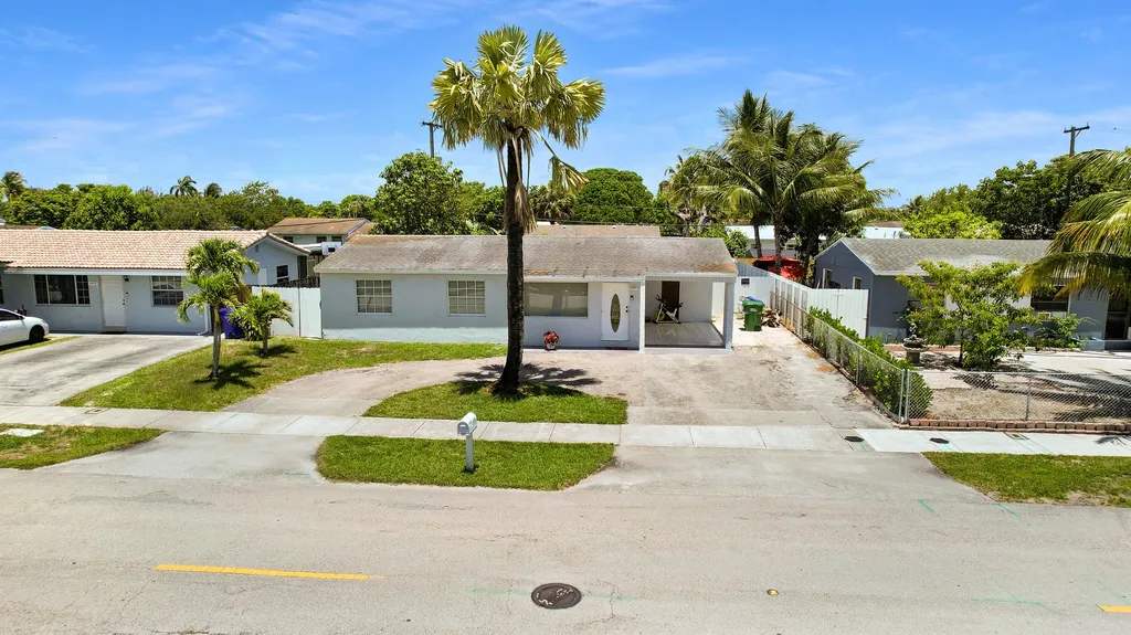 1395 SW 46 Th Avenue Fort Lauderdale FL 33317