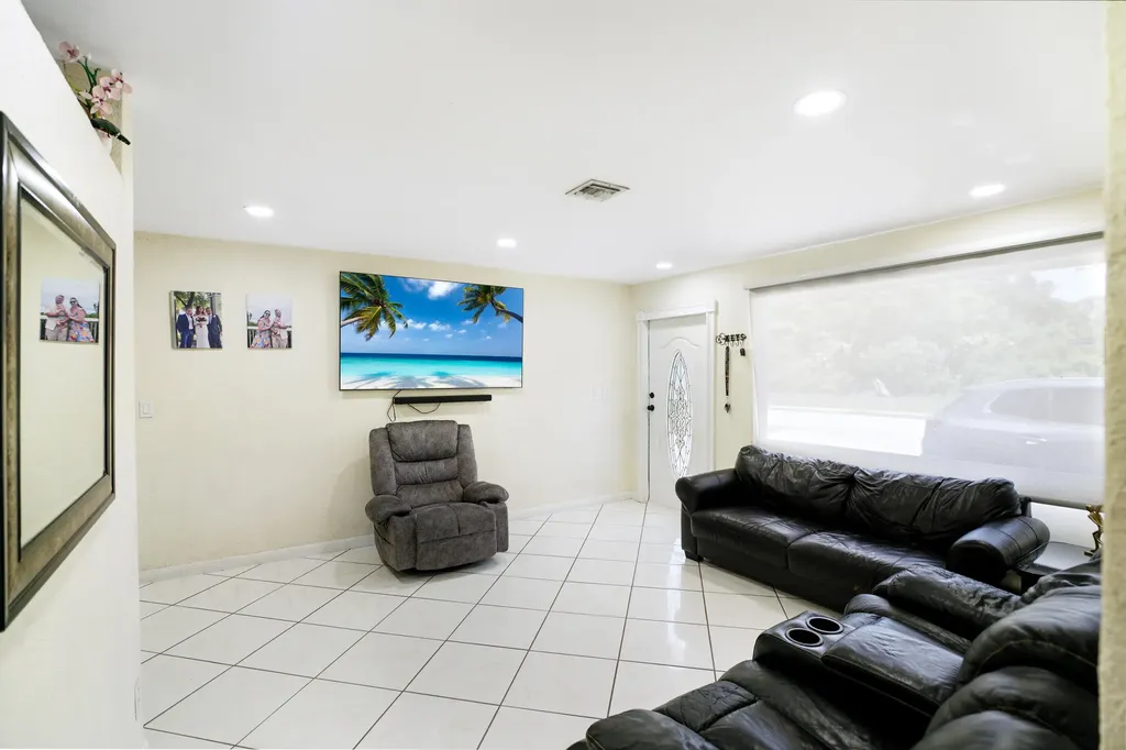 1395 SW 46 Th Avenue Fort Lauderdale FL 33317