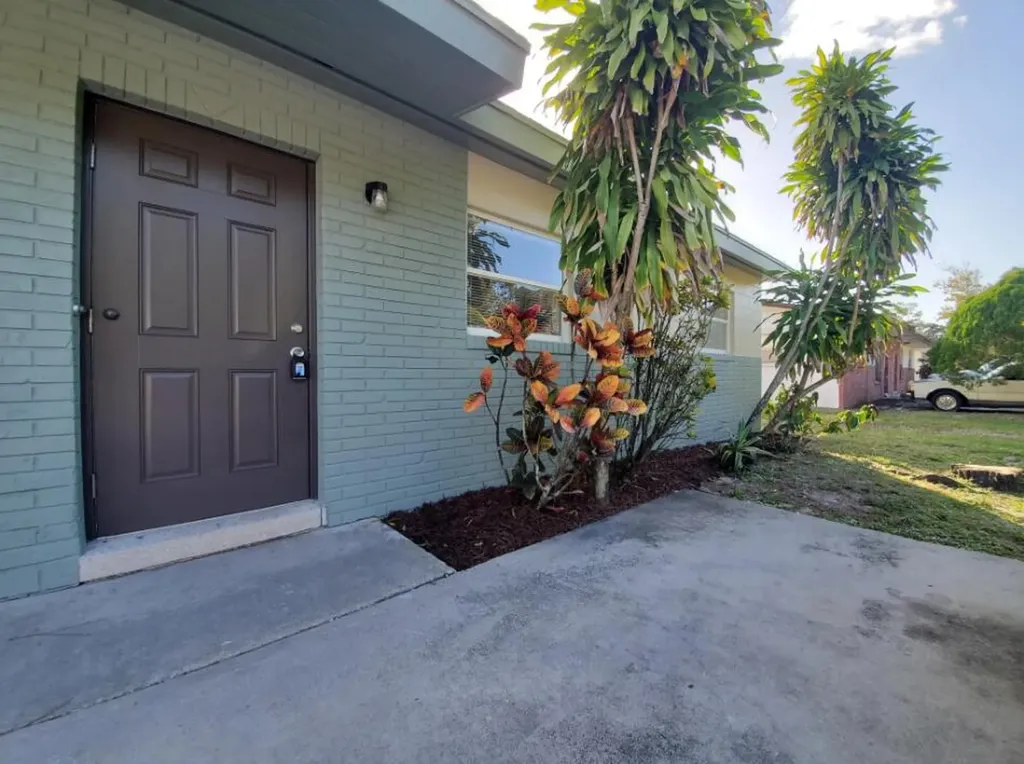4001 Ave I Fort Pierce FL 34947
