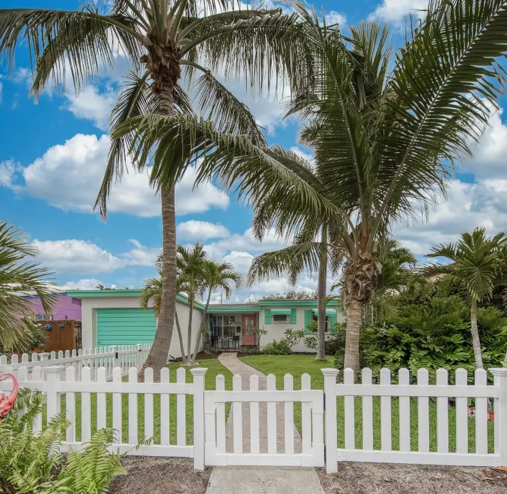 1218 N Ocean Breeze Lake Worth Beach FL 33460