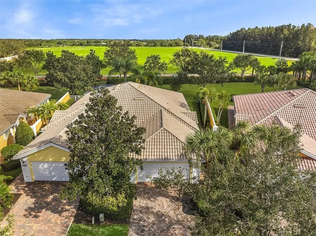 4951 Corsica Square Vero Beach FL 32967