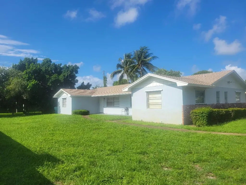 240 SE 24th Avenue Boynton Beach FL 33435