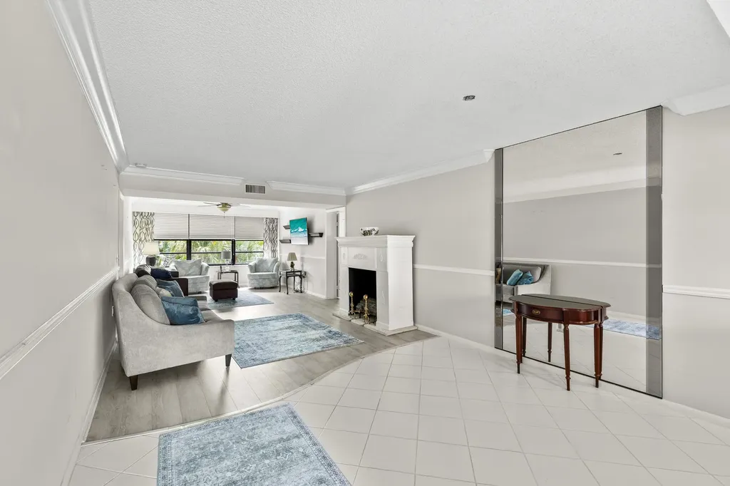 6073 Balboa Circle Boca Raton FL 33433