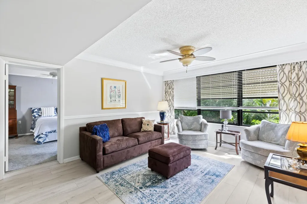 6073 Balboa Circle Boca Raton FL 33433