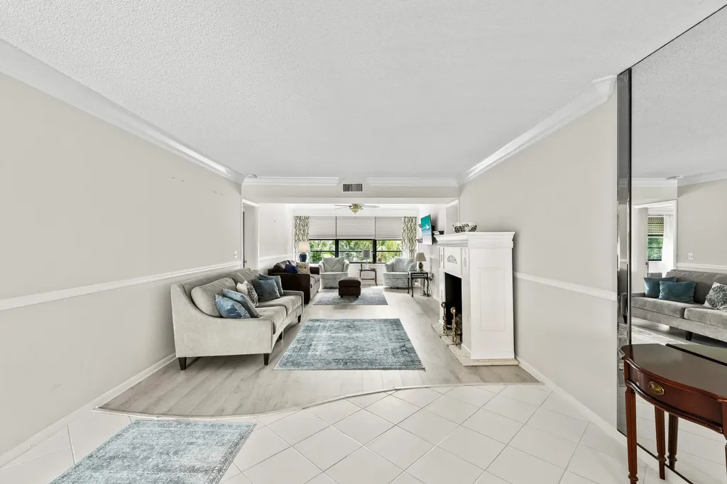 6073 Balboa Circle Boca Raton FL 33433