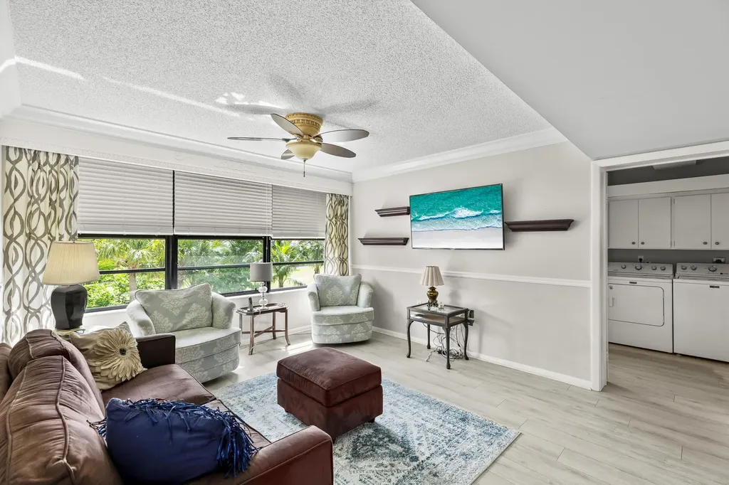 6073 Balboa Circle Boca Raton FL 33433