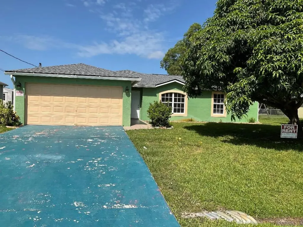 5252 NW Gamma Street Port St Lucie FL 34986