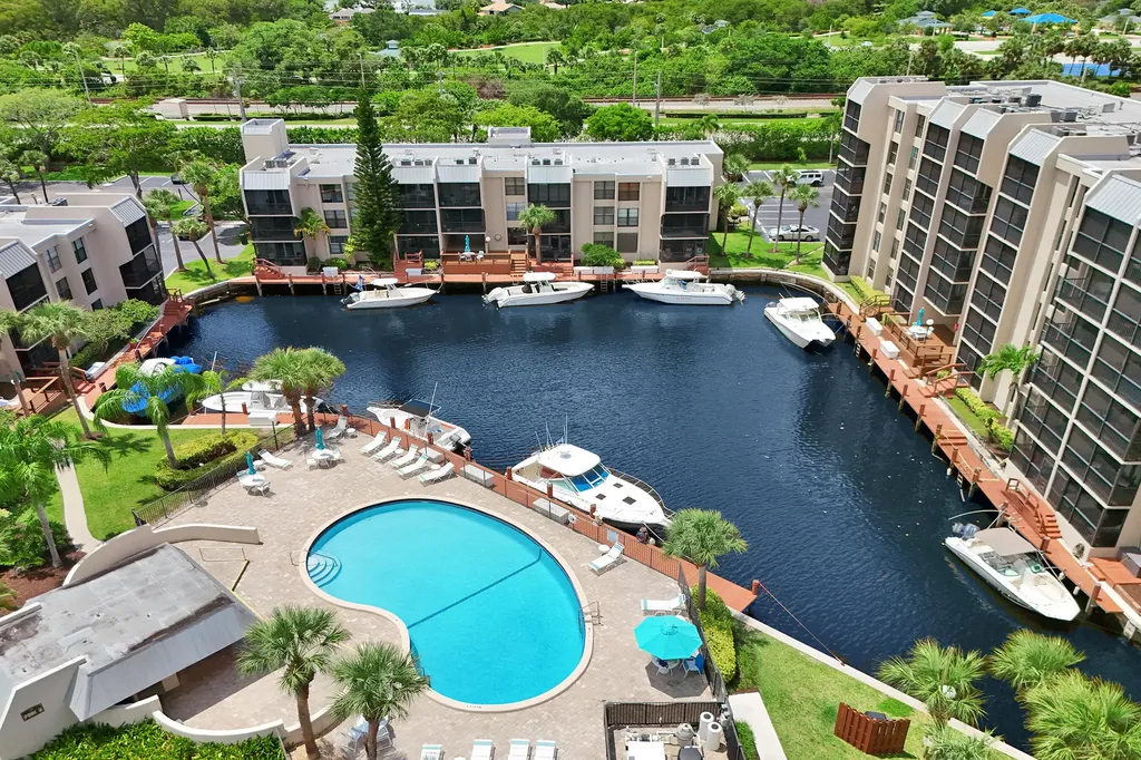 12 Royal Palm Way Boca Raton FL 33432