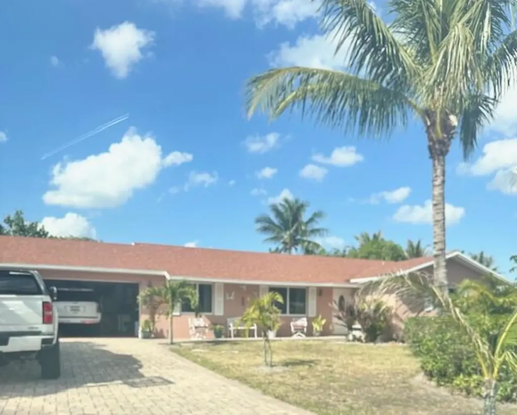 68 W Coconut Drive Lake Worth FL 33467