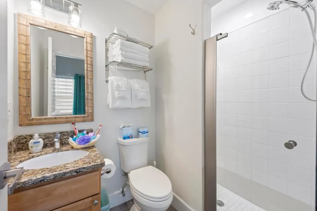 7031 Harbor Village Drive Duck Key FL 33050