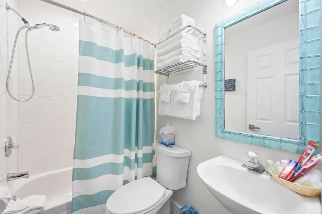 7031 Harbor Village Drive Duck Key FL 33050