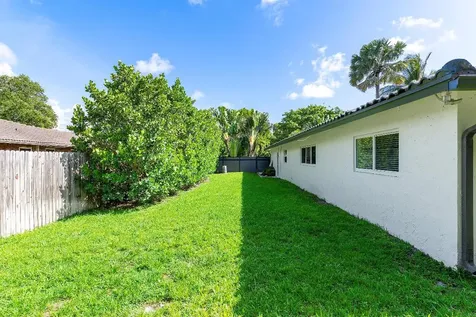 960 SW 18th Street Boca Raton FL 33486