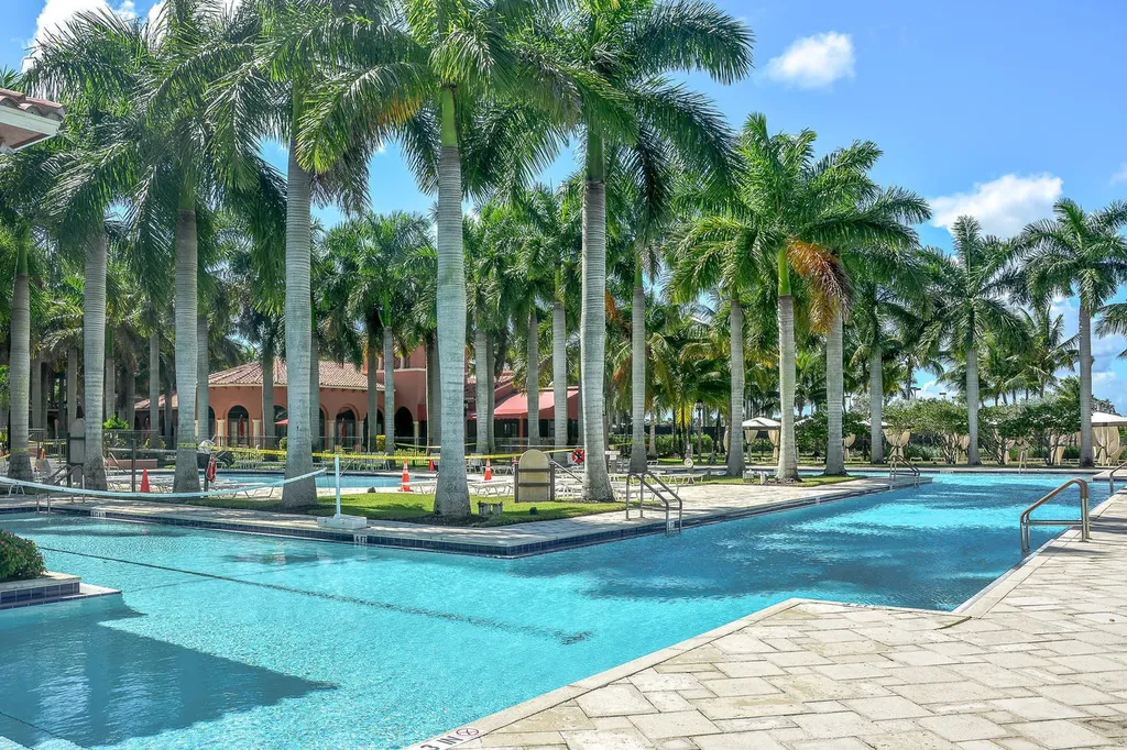 8873 Via Brilliante Wellington FL 33411