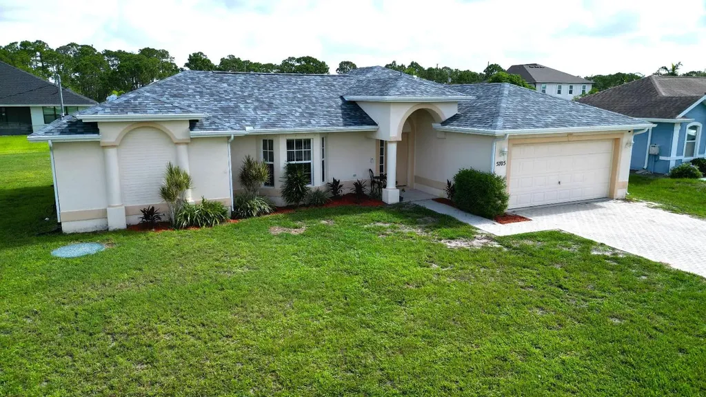 5705 NW Crocus Avenue Port St Lucie FL 34986