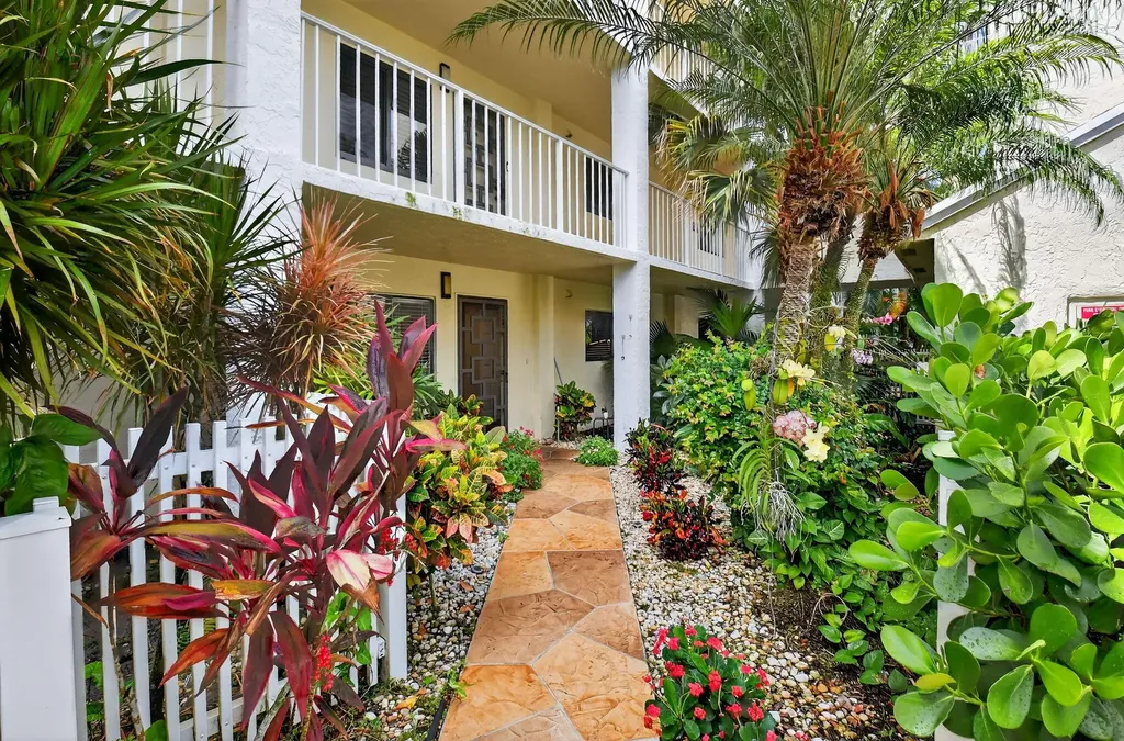 7270 Ashford Place Delray Beach FL 33446