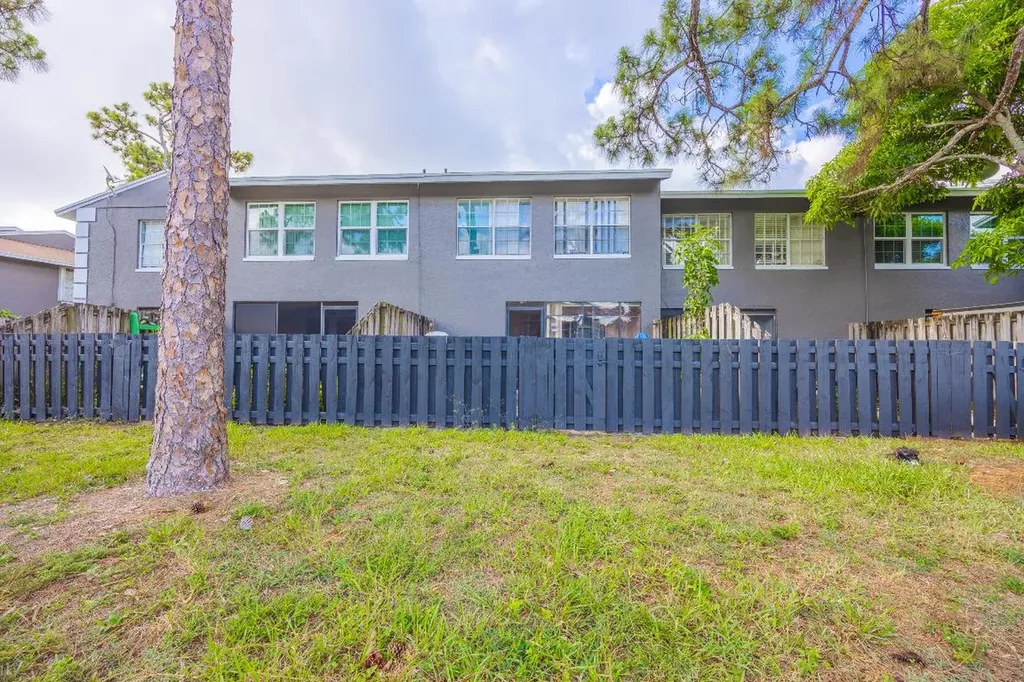 5117 W Society Place W West Palm Beach FL 33415
