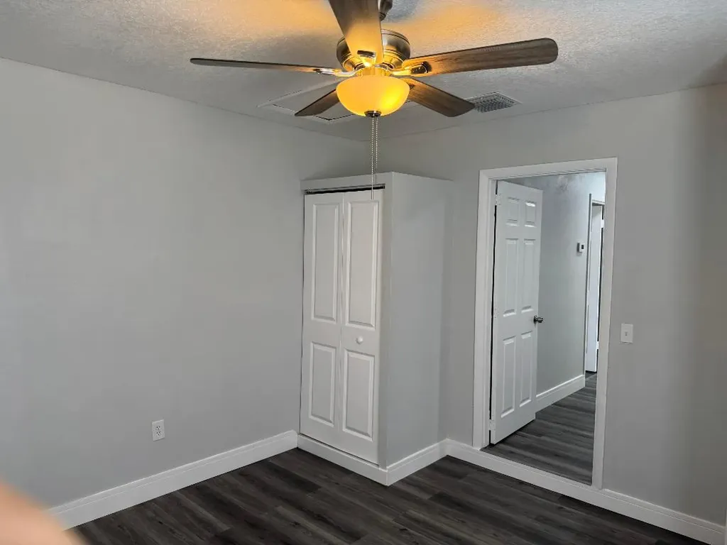 412 NE Midvale Street Port St Lucie FL 34983