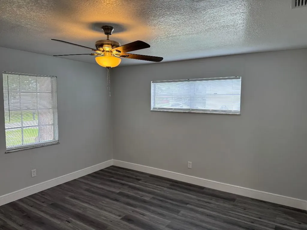 412 NE Midvale Street Port St Lucie FL 34983