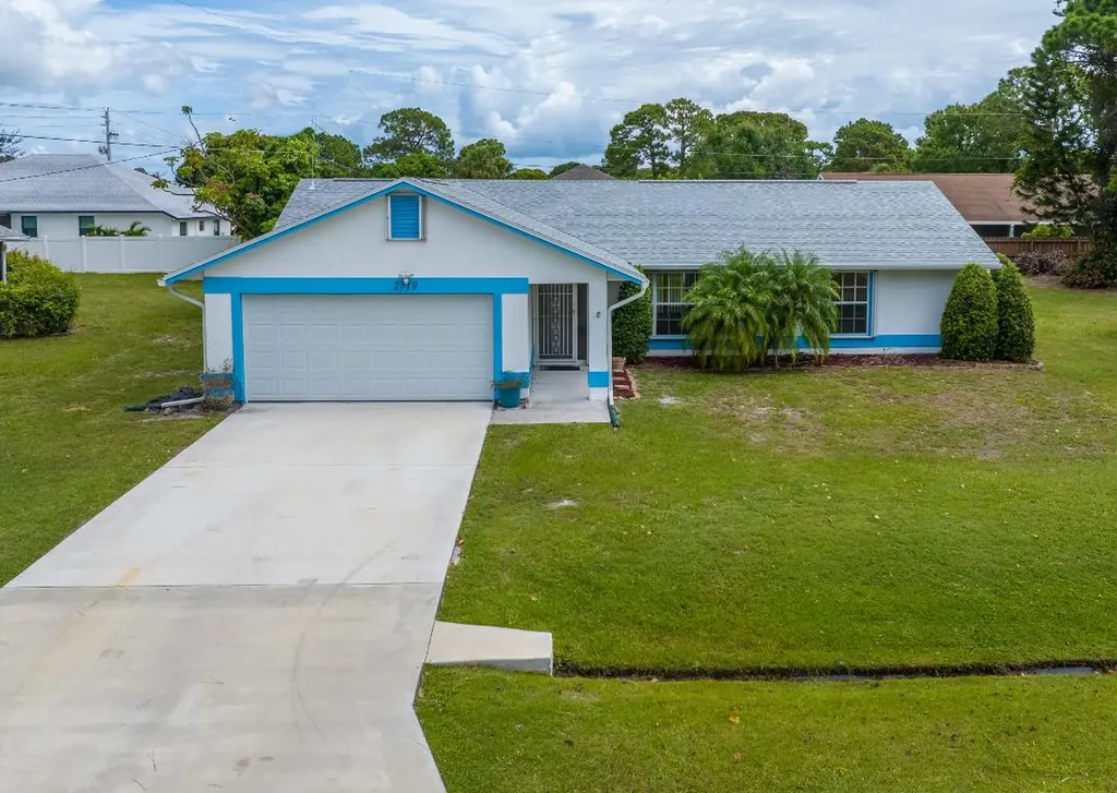 2719 SE Helms Avenue Port St Lucie FL 34952