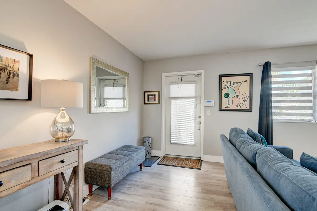 78 Saxony B Delray Beach FL 33446