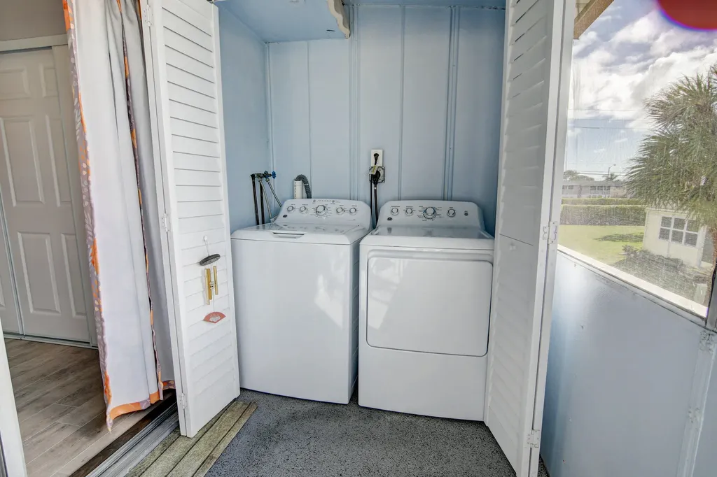 78 Saxony B Delray Beach FL 33446