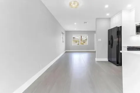 7609 NW 70 Avenue Tamarac FL 33321