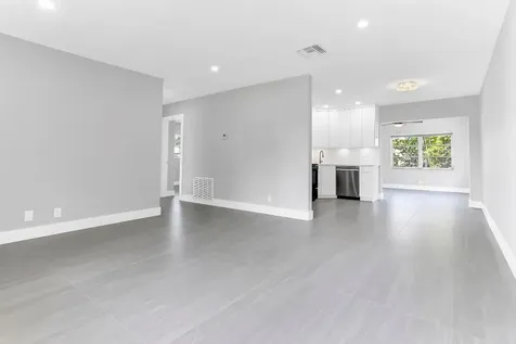 7609 NW 70 Avenue Tamarac FL 33321