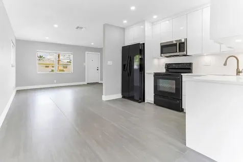 7609 NW 70 Avenue Tamarac FL 33321