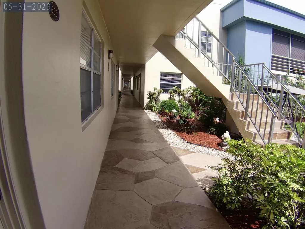 865 Flanders S Delray Beach FL 33484