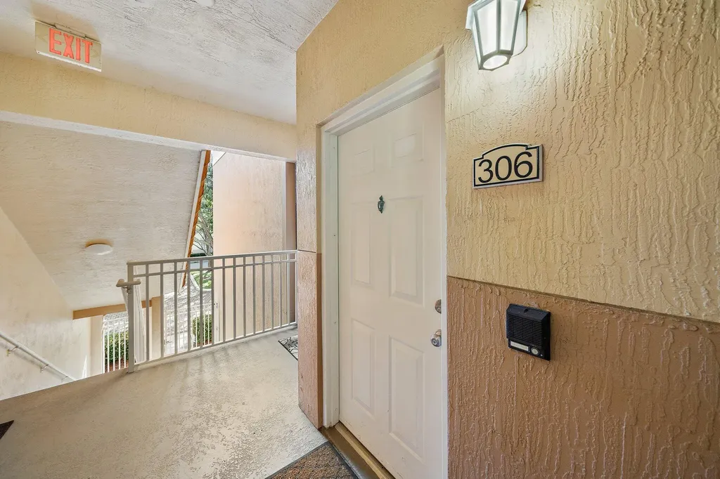11011 Legacy 306 Lane Palm Beach Gardens FL 33410