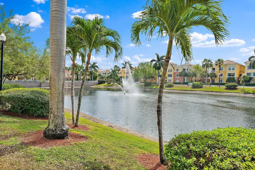 11011 Legacy 306 Lane Palm Beach Gardens FL 33410