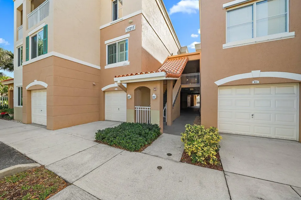 11011 Legacy 306 Lane Palm Beach Gardens FL 33410