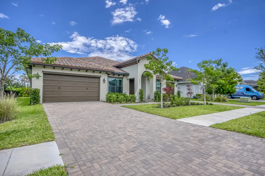 19077 Fly Rod Run The Acreage FL 33470