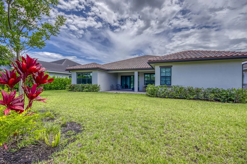 19077 Fly Rod Run The Acreage FL 33470