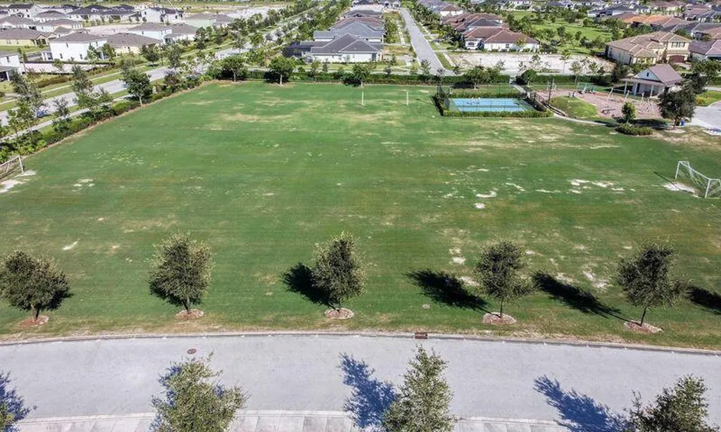 19077 Fly Rod Run The Acreage FL 33470