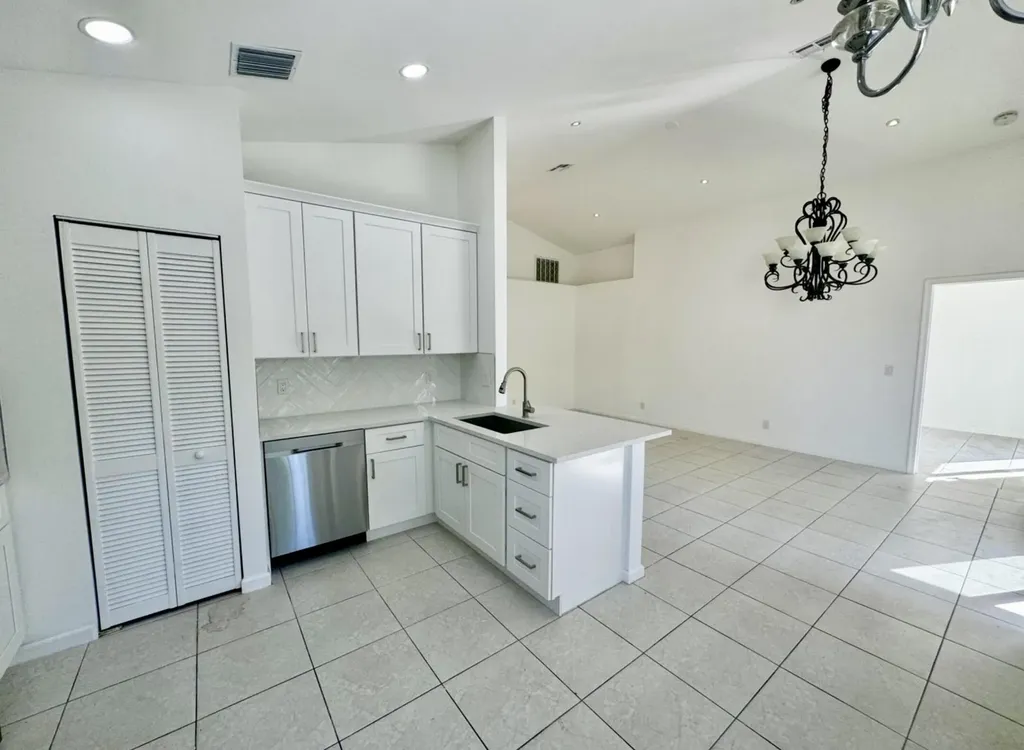 2014 Normandy Circle West Palm Beach FL 33409