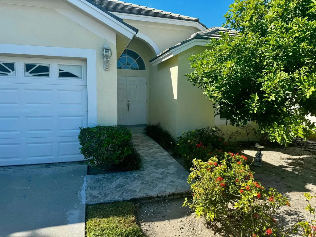 2014 Normandy Circle West Palm Beach FL 33409