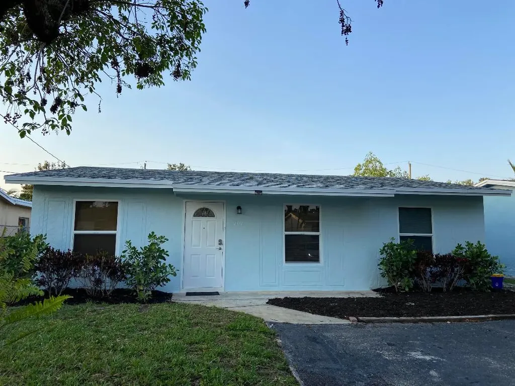 209 Coventry Street Boca Raton FL 33487