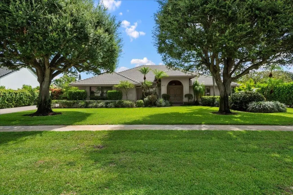 2141 Greenview Cove Drive Wellington FL 33414