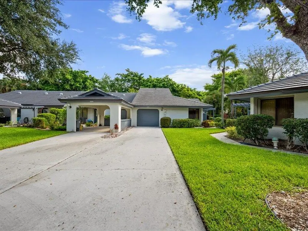 10050 Hickorywood Place Boynton Beach FL 33437