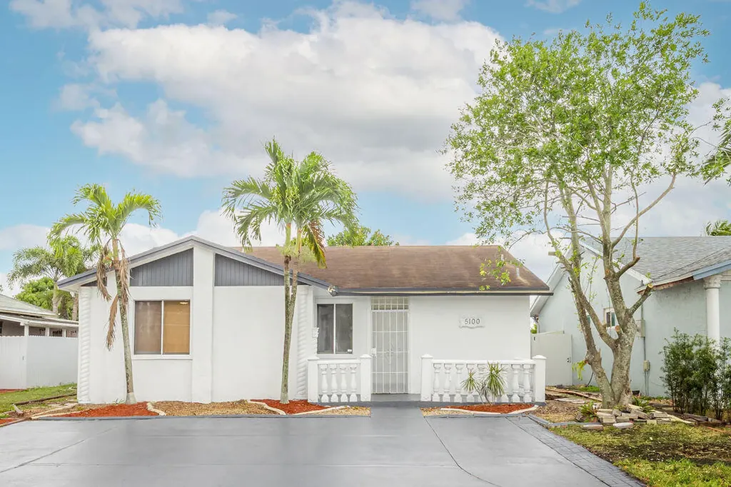 5100 NW 195th Terrace Miami Gardens FL 33055
