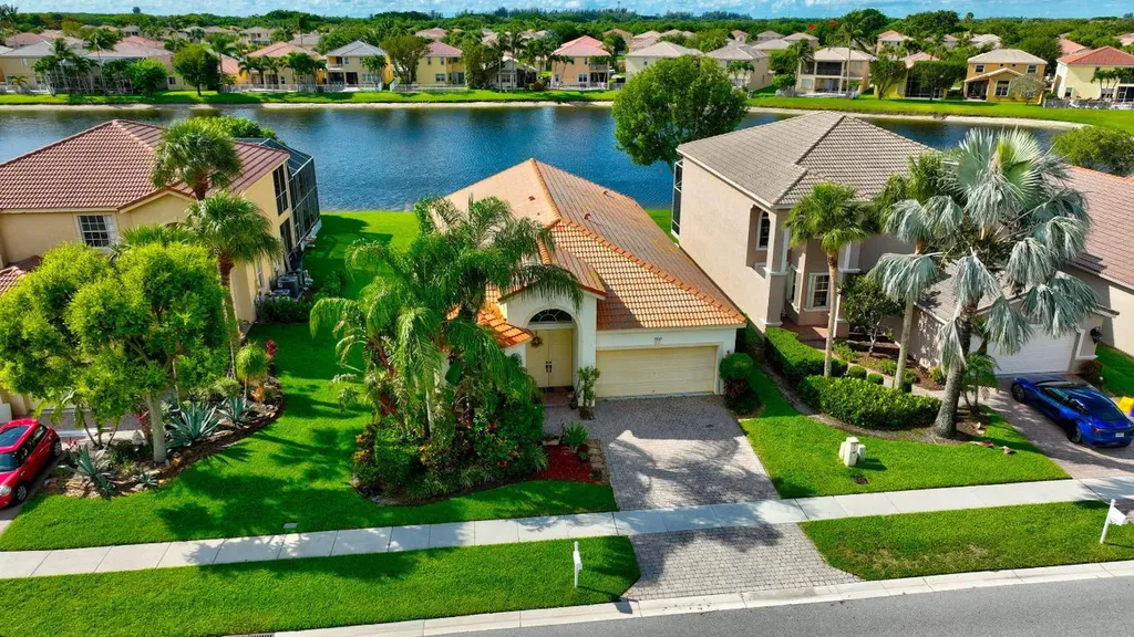 7230 Via Luria Lake Worth FL 33467