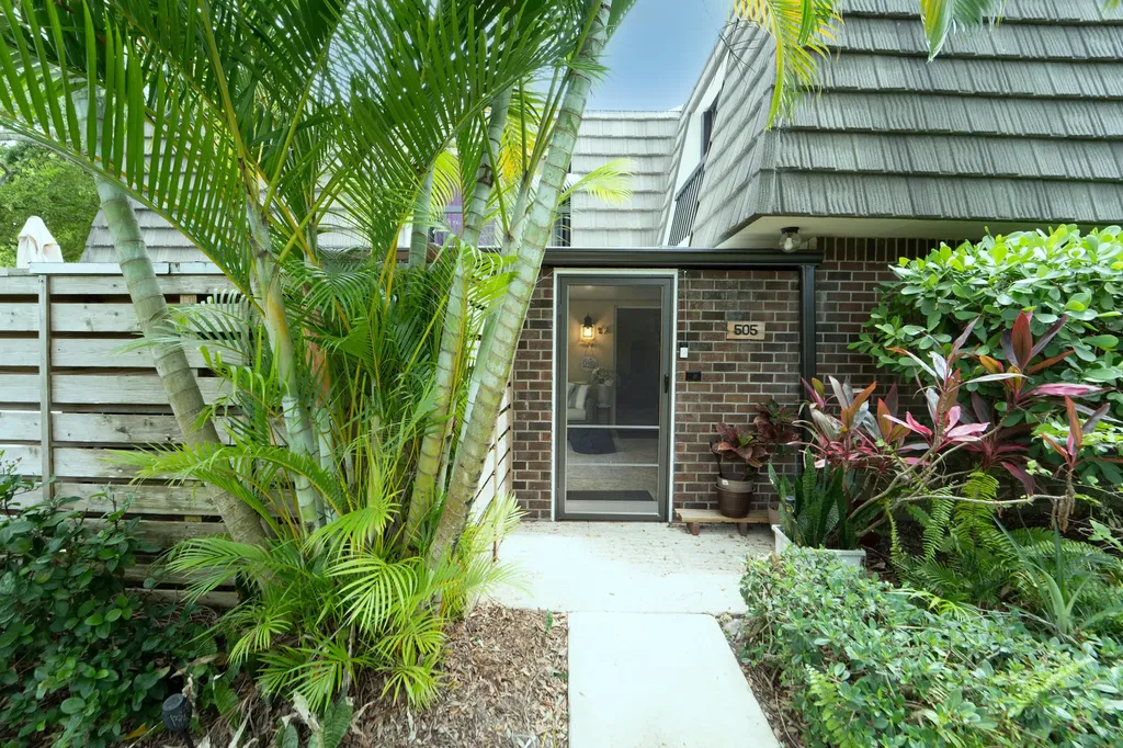 505 5th Terrace Palm Beach Gardens FL 33418