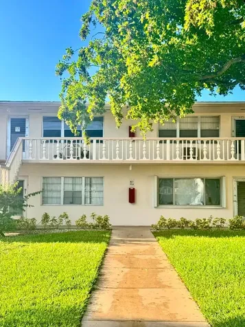 111 Coventry E West Palm Beach FL 33417