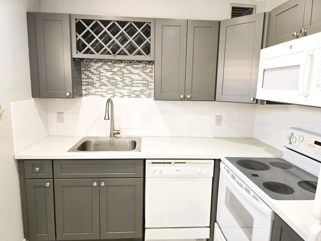 89 Saxony B Delray Beach FL 33446