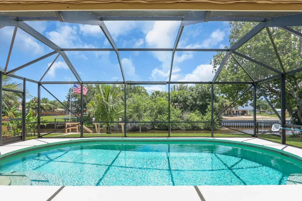 326 NE Surfside Avenue Port St Lucie FL 34983