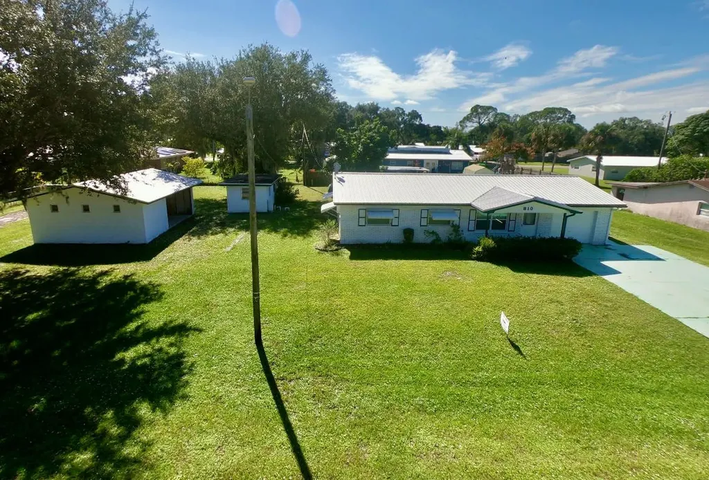 810 SE 13th Street Okeechobee FL 34974