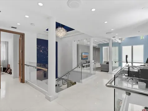 3917 S Le Jeune Road Miami FL 33146